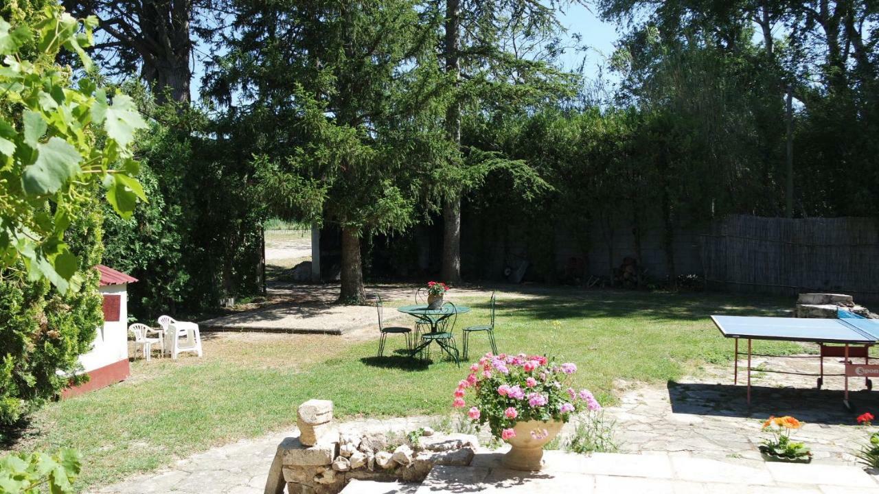 Mas Grimaud - Gite- Studio Et Chambres D'Hotes Familiales Eygalieres  Exterior photo